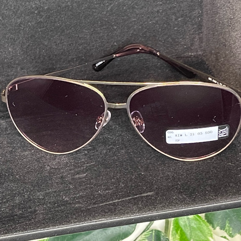 FGX International Women’s Aviator Sunglasses